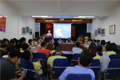 Trường mầm non Gia Thượng triển khai tuyên truyền dịch vụ công trực tuyến.